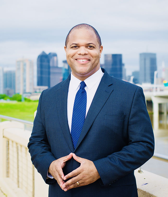 Portrait of Dallas Mayor Eric Johnson